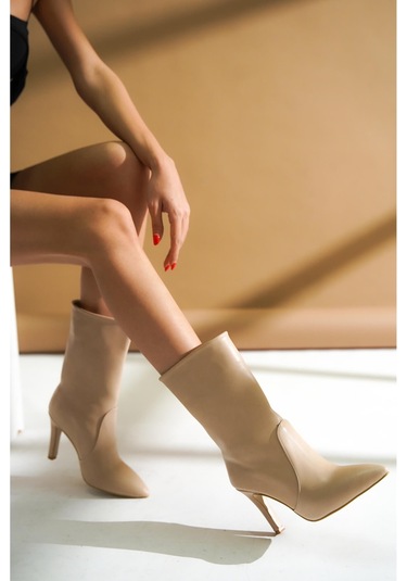 Seem Bej Topuklu Günlük Kullanım Kısa Çizme Bej