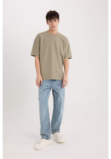 DeFacto Oversize Geniş Kalıp Ütü Gerektirmeyen Bisiklet Yaka Kısa Kollu Basic Düz Ağır Kumaş Tişört X3926AZ25SPKH465 DeFacto Oversize Geniş Kalıp Ütü Gerektirmeyen Bisiklet Yaka Kısa Kollu Basic Düz Ağır Kumaş Tişört X3926AZ25SPKH465