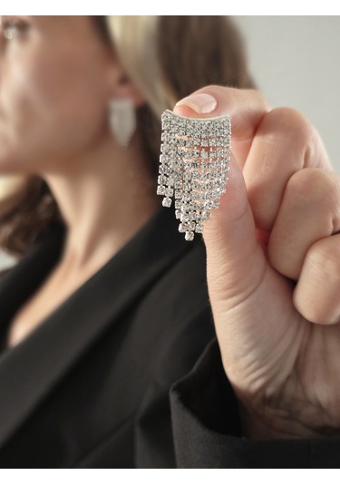 Sallantılı Minimal Beyoğlu Taşlı Gümüş Renk Küpe Gümüş