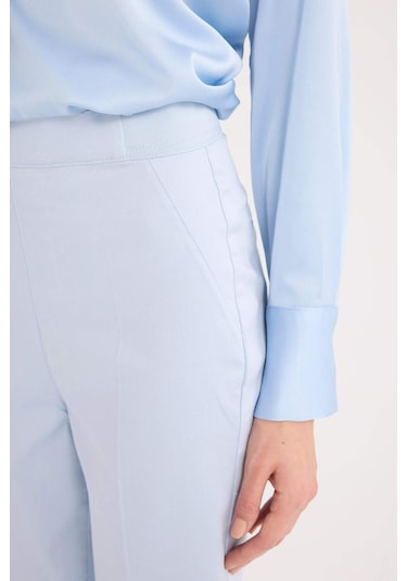 DeFacto Sigaret Saten Kumaş Pantolon Normal Bel Basic Düz Beli Lastikli Düz Paça J8743AZ25SMPR307 DeFacto Sigaret Saten Kumaş Pantolon Normal Bel Basic Düz Beli Lastikli Düz Paça J8743AZ25SMPR307
