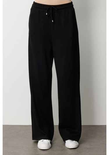Mizalle Beli Lastikli Yumuşak Dokulu Siyah Jogger Pantolon Siyah