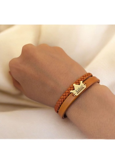 Archin Kübra İsmine Özel 14 Ayar Altın Plakalı Kahverengi Derili Taç Motifli Hediye Bileklik-467isim Kübra