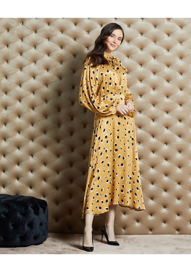 Desenli Kadın Saten Elbise - Bağlamalı Yaka Detaylı - Modern Ve Şık Tasarım - Özel Davet Ve Günlük Kullanım İçin Elbise Safran