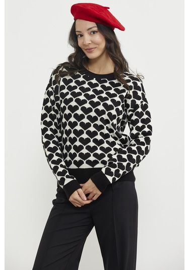 Kalp Desenli Sıfır Yaka Triko Kazak - Siyah 001