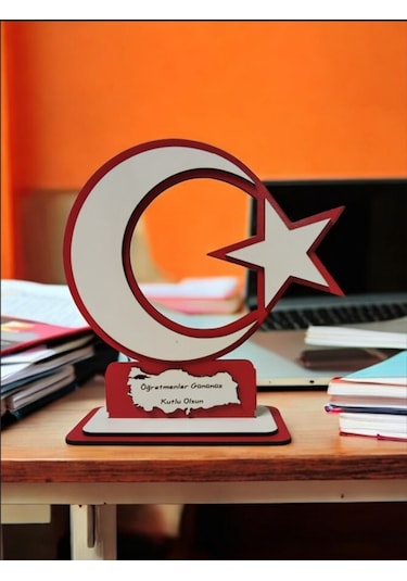 Öğretmenler Gününe Özel Türk Bayragı Figürlü Masaüstü Plaket