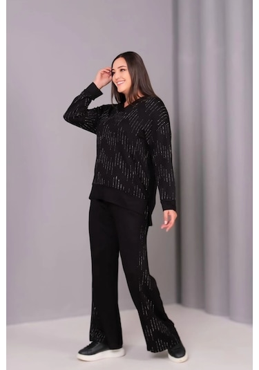 Önü Taş Baskılı Yırtmaçlı Takım Siyah