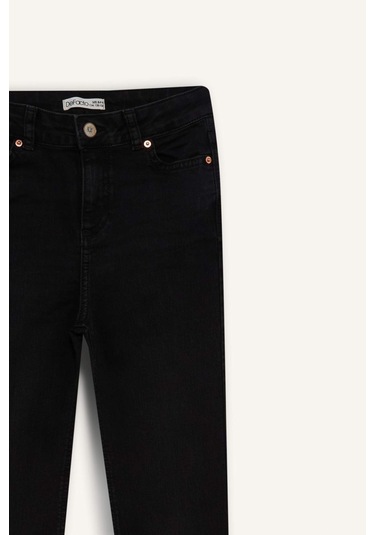 Defacto Kız Çocuk Flare Fit İspanyol Paça Jean Pantolon E6183a825aubk27 Siyah Defacto Kız Çocuk Flare Fit İspanyol Paça Jean Pantolon E6183a825aubk27 Siyah
