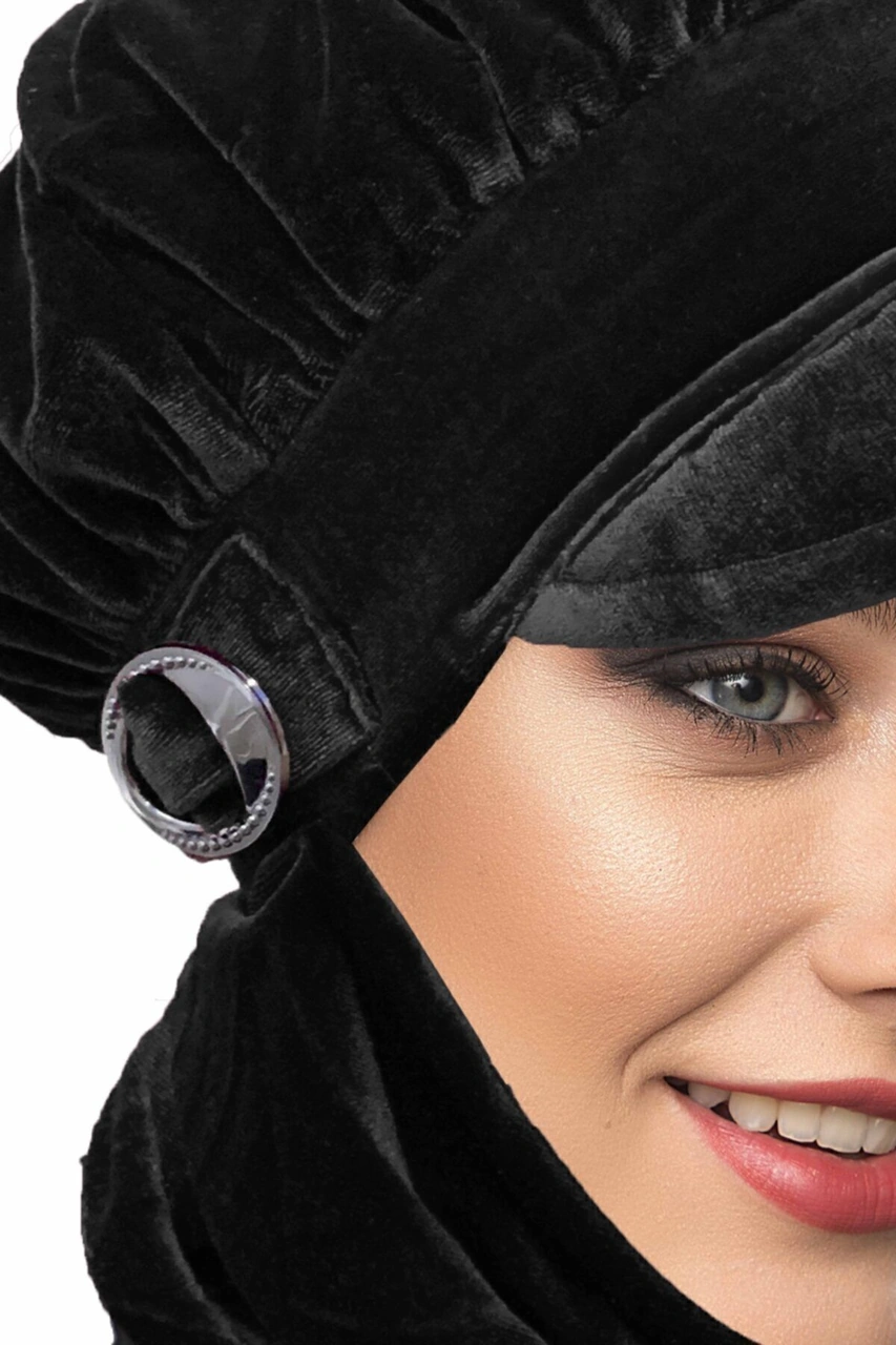 Kadife Şapka Atkılı Toka Detaylı Siyah Hazır Türban Tesettür Bone Siyah