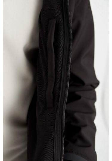 DeFactoFit Softshell Mont Su İtici Rüzgara Karşı Koruyan Kapüşonlu Fermuarlı Cepli A2122AX24AUBK81 Siyah