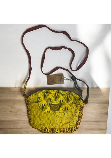 Vintage Salaş Renkli Küçük Boy Uzun Askılı Günlük Çapraz Postacı Omuz Çantası 22 Cm X 15 Cm Sarı