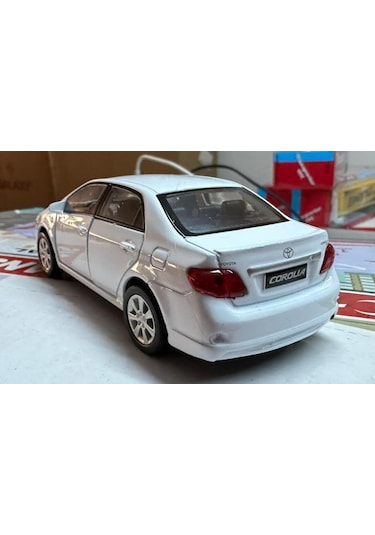 Oyuncak Metal Model Araba 1/36 Çek Bırak 2009 Toyota Corolla Beyaz