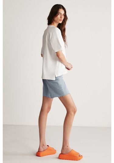 GRIMELANGE Jemmy Kadın %100 Organik Pamuk Relaxed Fit Yırtmaçlı Yuvarlak Yakalı Beyaz T-shirt Beyaz