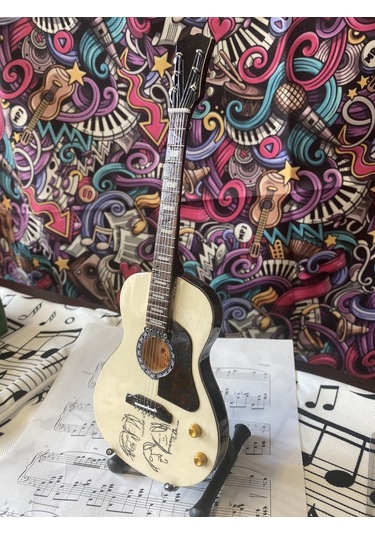 Akustik Gitar El Yapımı Ahşap Minyatür Hediyelik Biblo 25 Cm 4 Gi