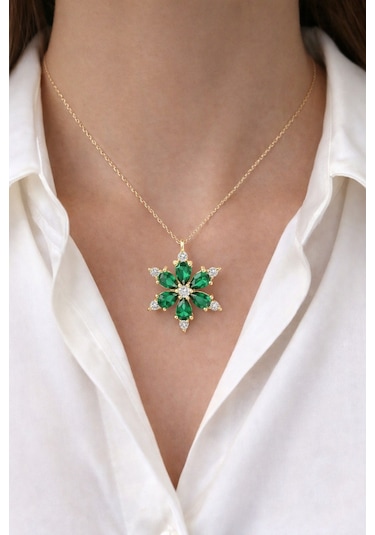 Çekirdekjewelry 925 Ayar Gümüş Yesil Taşlı Kamelya Çiçeği Kolye Sarı Yeşil