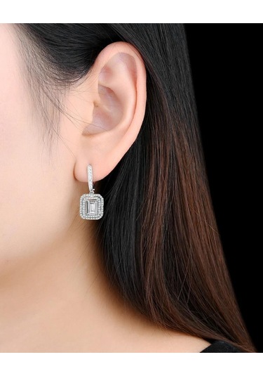 Pırlanta Model Baget Taşlı Lüks Sallantılı Gümüş Kadın Küpe Gümüş