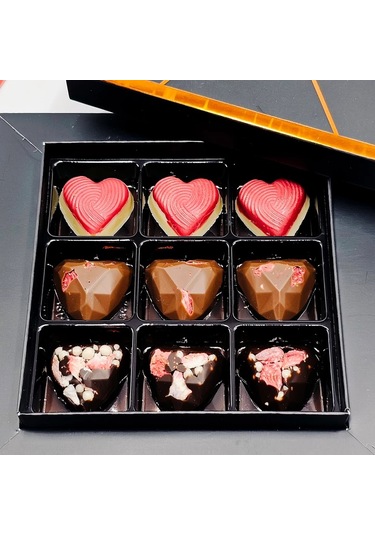 Sevgililer Günü Delux Kalp Çikolata 9 Adet