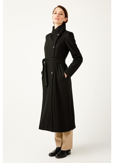 Degaje Yaka Verev Kapamalı Kaban Siyah-siyah Siyah