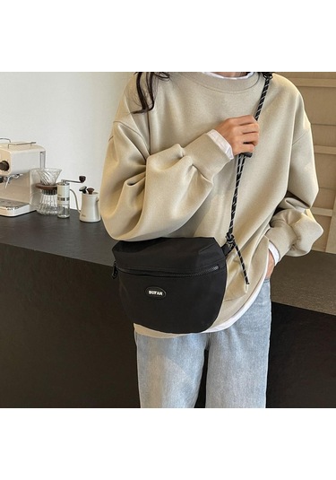 Sarı 2024 Yeni Naylon Postacı Çantası Moda Hamur Tatlısı Çanta Kadınlar İçin Naylon Crossbody Çanta Yarım Ay Koltuk Altı Çantası Büyük Omuz Çantaları Sarı
