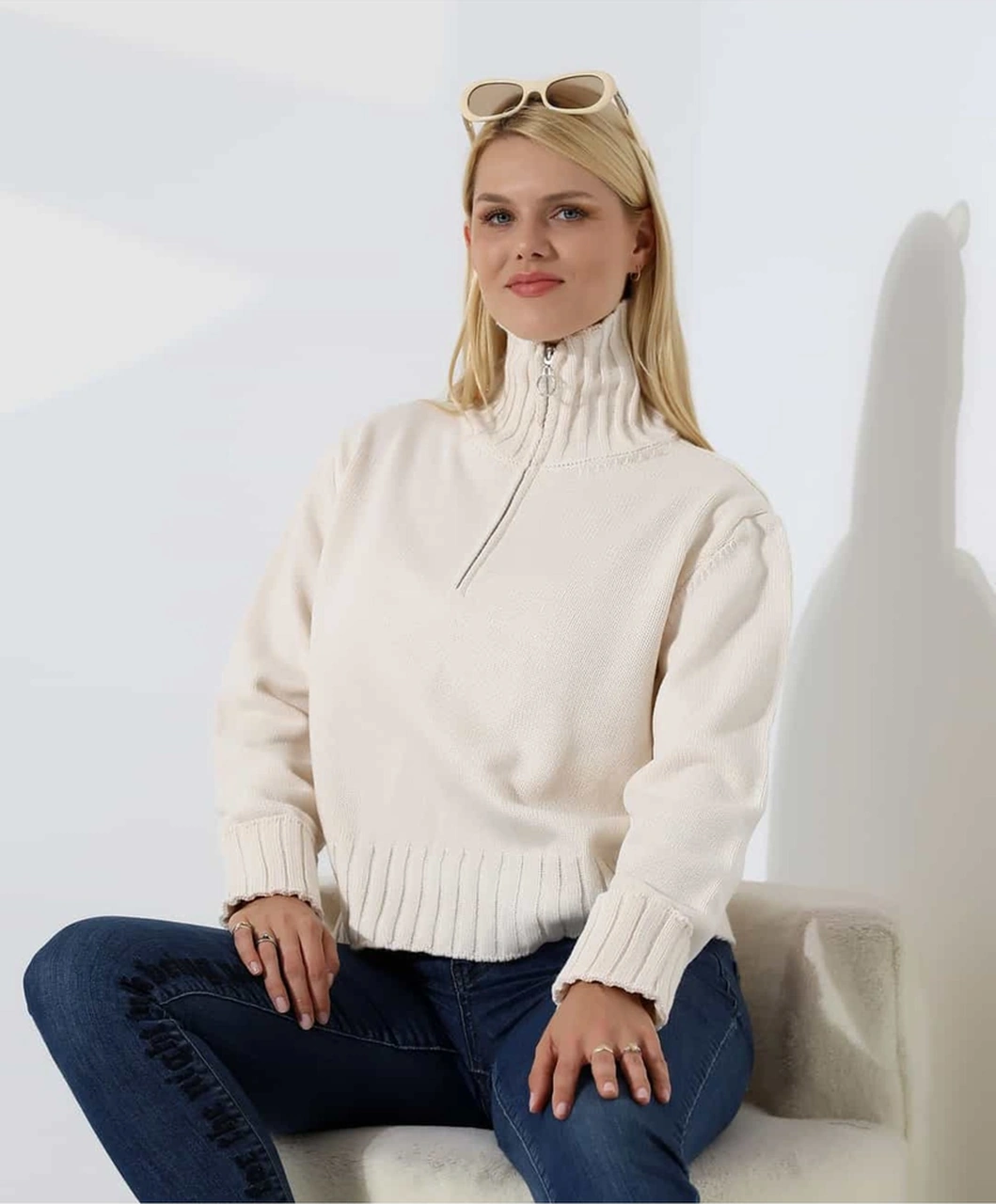 Yüksek Yaka Fermuarlı Triko Kazak Taş