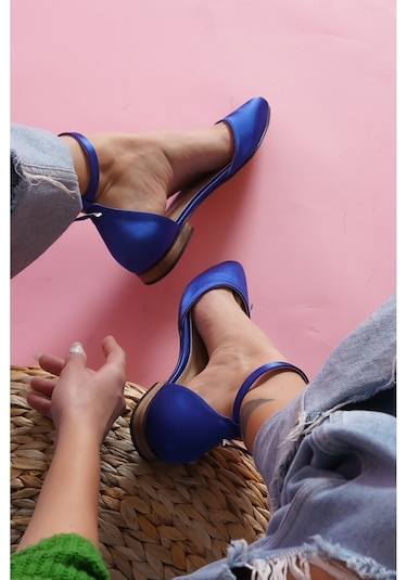 Misty Saks Saten 2 Cm Topuklu Bilekten Bantlı Sivri Burun Günlük Babet Saks