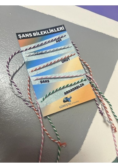 Gümüştel El Sanatları Marteniçka Şans Bileklikleri 5 Adet Çok Renkli