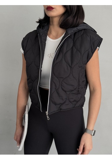 Kadın Cepli Kapitone Kapüşonlu Crop Yelek Siyah