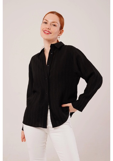 Düğmeli Ve Çizgi Detaylı Siyah Gömlek Siyah