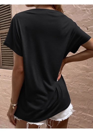 Soonaksesuar Kadın Tek Omuzu Açık Düğme Detaylı Salaş Viskon Bluz Siyah