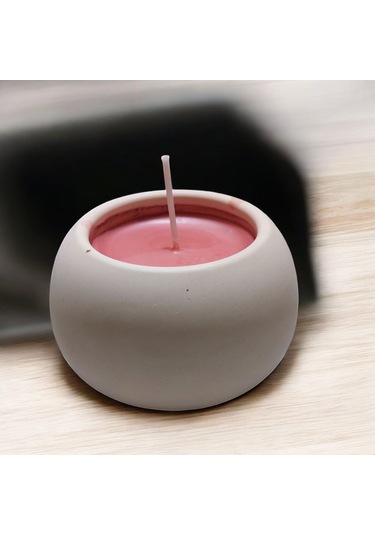 El Yapımı Mum Yuvarlak Beton Kapta Büyüleyici Soya Mumu