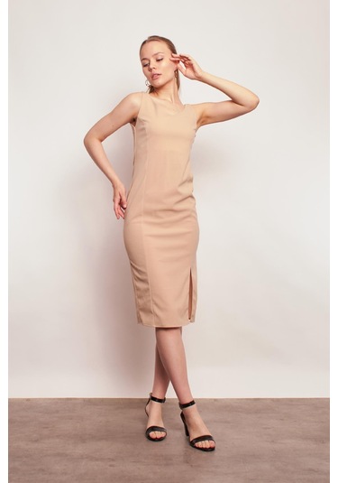 Likralı Krep Kumaş Ön Arka V Yaka Kolsuz Önden Yırtmaçlı Diz Altı Elbise-bej Bej