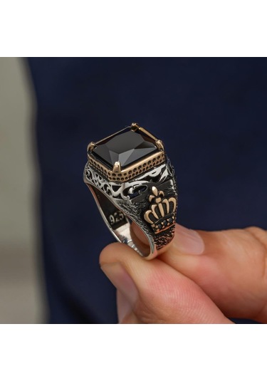 Siyah Taşlı Kral Tacı Motifli 925 Gümüş Yüzük Beyaz
