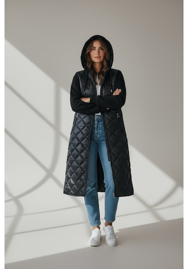 Kadın Önü Fermuarlı Yanlardan Cepli Kapşonlu Kapitone Kap Siyah