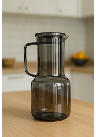 Isıya Dayanıklı Cam Sürahi 1.8 Litre Füme Renk, Borosilikat, Süzgeçli Kapaklı
