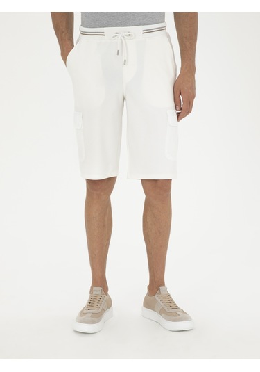 Cacharel Beyaz Slim Fit Kargo Cepli Şort