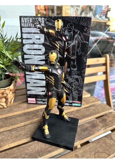 MARVEL-AVENGERS-IRON MAN ARTFX STATUE FIGURE 1/10