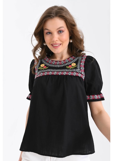 Bisiklet Yaka Nakış İşlemeli Dokuma Gömlek 001