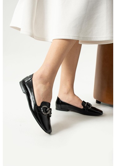 Kadın Siyah Kırışık Rugan Zincir Aksesuarlı Günlük Babet Siyah