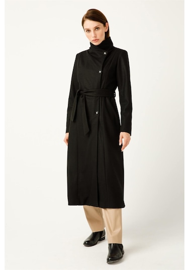 Degaje Yaka Verev Kapamalı Kaban Siyah-siyah Siyah