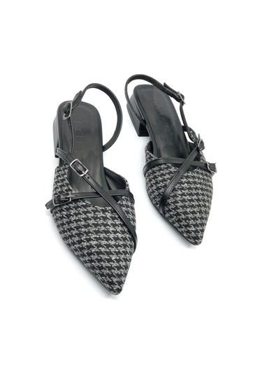 Feles Toka Detaylı Kısa Topuklu Arkası Açık Kadın Babet Ayakkabı Siyah-beyaz