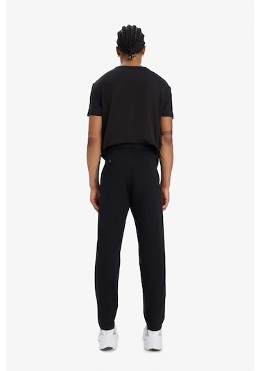 DeFactoFit Slim Fit Dar Kesim Çift Cepli Standart Paça Esnek Multifonksiyonel Sporcu Jogger D7808AX25SPBK81