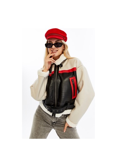 Kadın Siyah Kürklü Tokalı Crop Mont Siyah