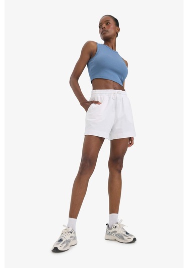 DeFactoFit Standart Fit Sporcu Kısa Paça Basic Düz Şort Z6696AZ25SMWT80