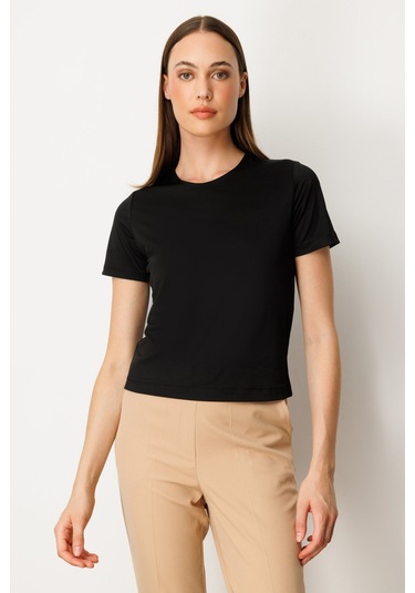 On Kadın Sıfır Yaka Kısa Kol Basic Bluz 61334 Siyah Siyah