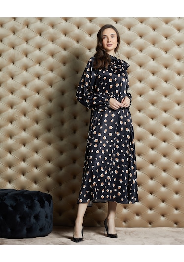 Desenli Kadın Saten Elbise - Bağlamalı Yaka Detaylı - Modern Ve Şık Tasarım - Özel Davet Ve Günlük Kullanım İçin Elbise Siyah Desenli Kadın Saten Elbise - Bağlamalı Yaka Detaylı - Modern Ve Şık Tasarım - Özel Davet Ve Günlük Kullanım İçin Elbise Siyah