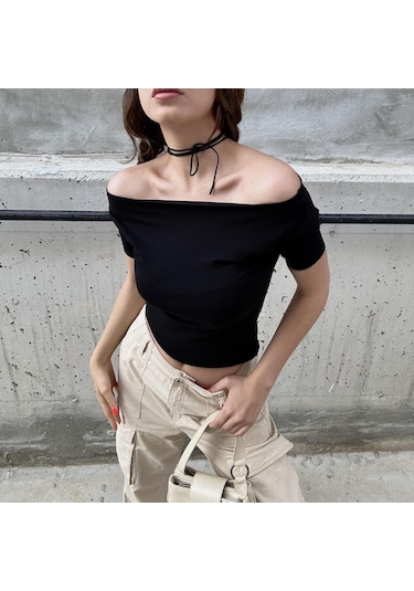 Siyah Madonna Yaka Kısa Kollu Crop Bluz-6793 Siyah