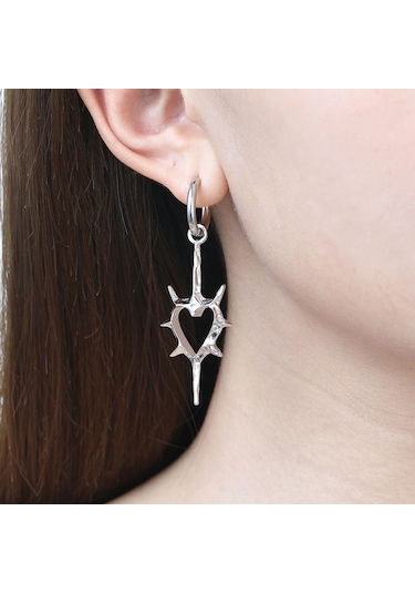 Conventions1 Diken Çivili Kalp Küpe Goth Çapraz Küpe Kadınlar Gümüş - Beyaz