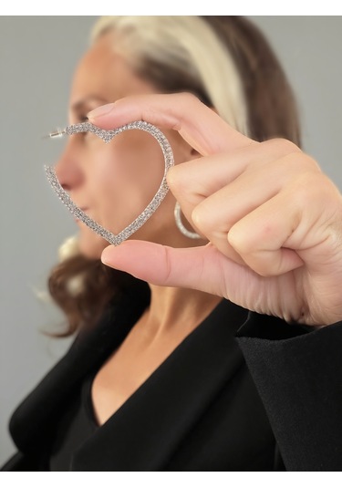 Büyük Kalp Model Beyoğlu Taşlı Abiye Gümüş Renk Küpe Gümüş