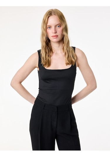 Koton Slim Fit Yuvarlak Yaka Kolsuz Top Siyah 6sak10291ek