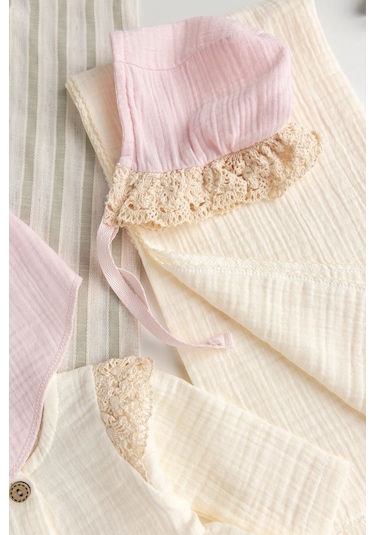 Müslin %100 Pamuklu 8 Li Kız Bebek Hastane Çıkışı Bebek Takımı Yeni Doğan Set