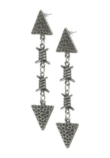 Kadın Antik Gümüş Kaplama Çivili Model Üçgen Parça Bağlantılı Tasarım Küpe Gümüş